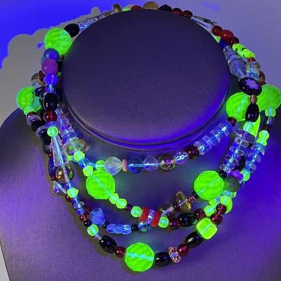 Vintage Uranium Glass Necklace Czech Glass Long Necklace  27" - Picture 1 of 12